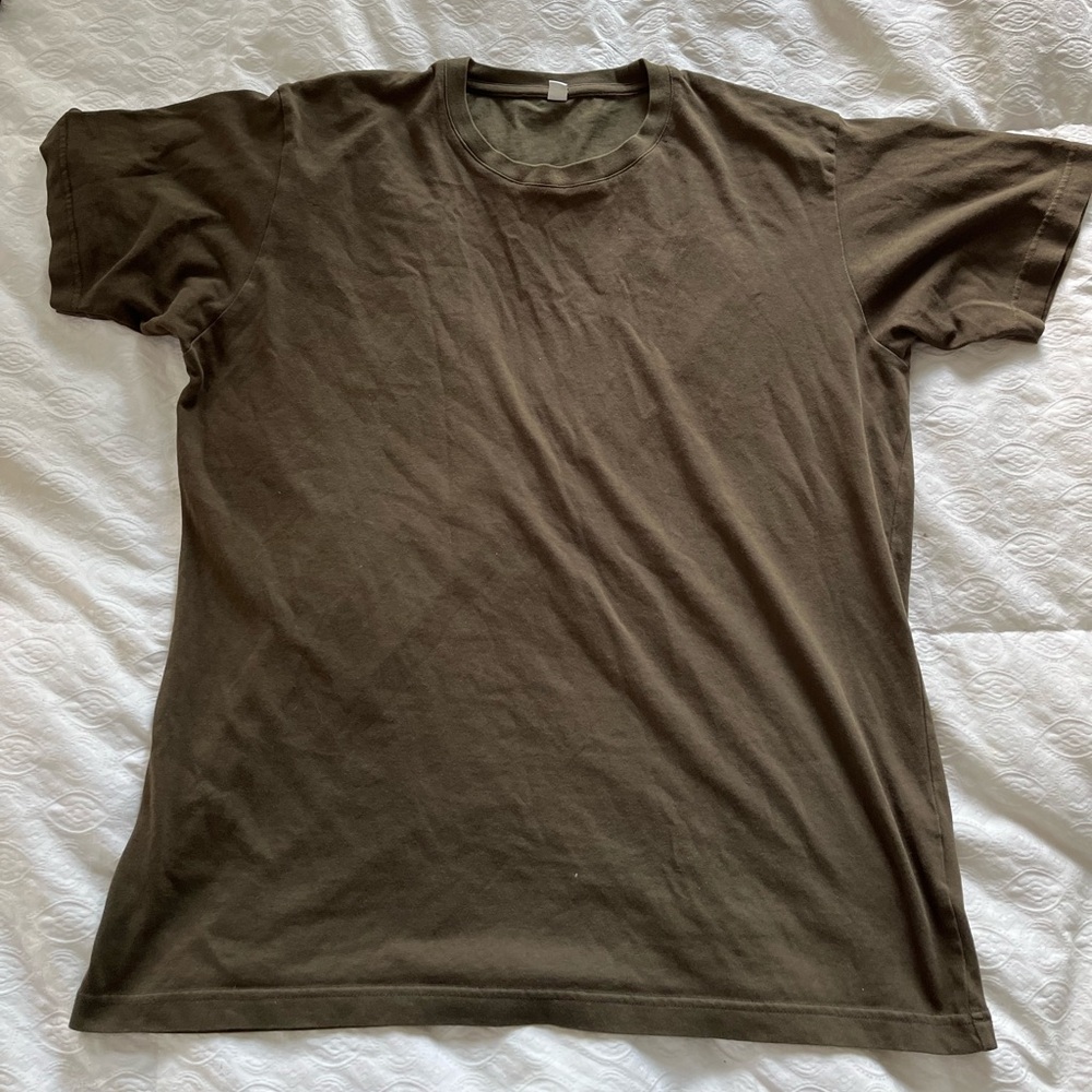 Uniqlo Men's Dark Green Short Sleeve Tee